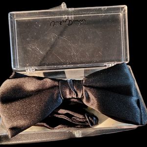 Vicky Davis Black Bow-tie